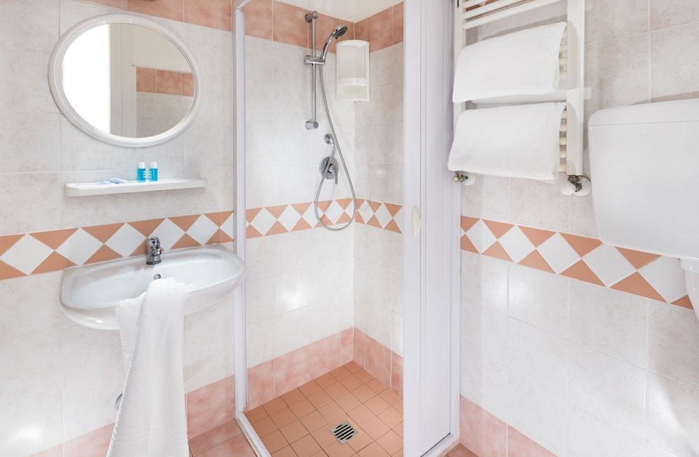 Hotel Carnaby Rimini Ngoại thất bức ảnh
