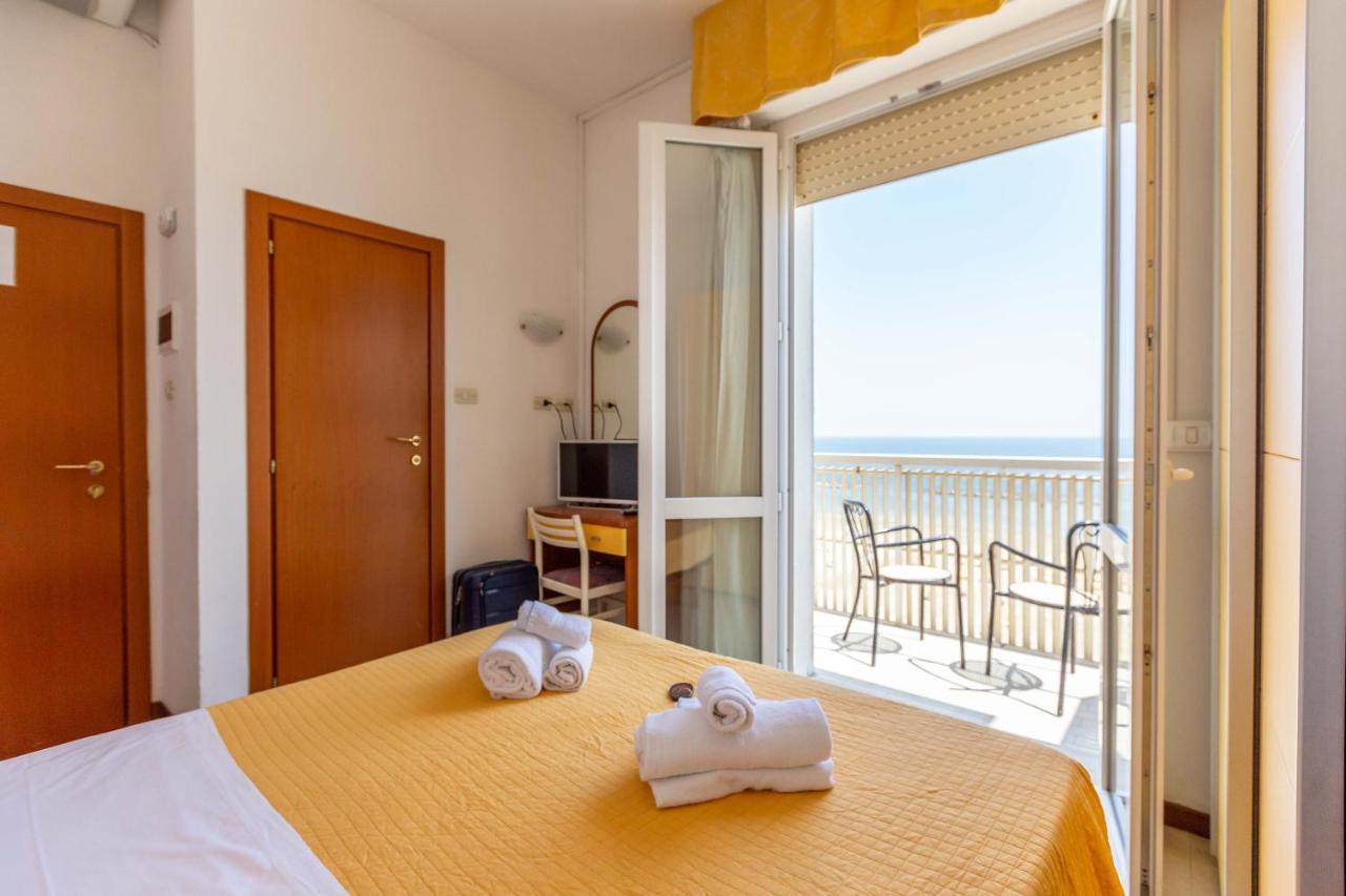 Hotel Carnaby Rimini Ngoại thất bức ảnh