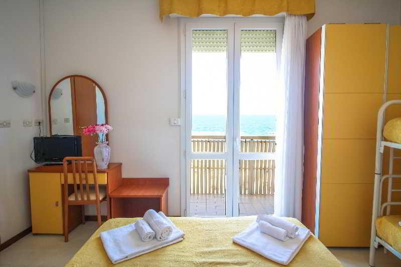 Hotel Carnaby Rimini Ngoại thất bức ảnh