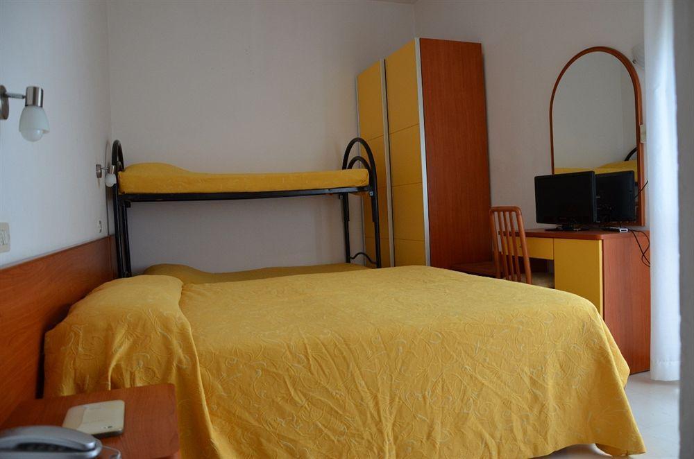 Hotel Carnaby Rimini Ngoại thất bức ảnh