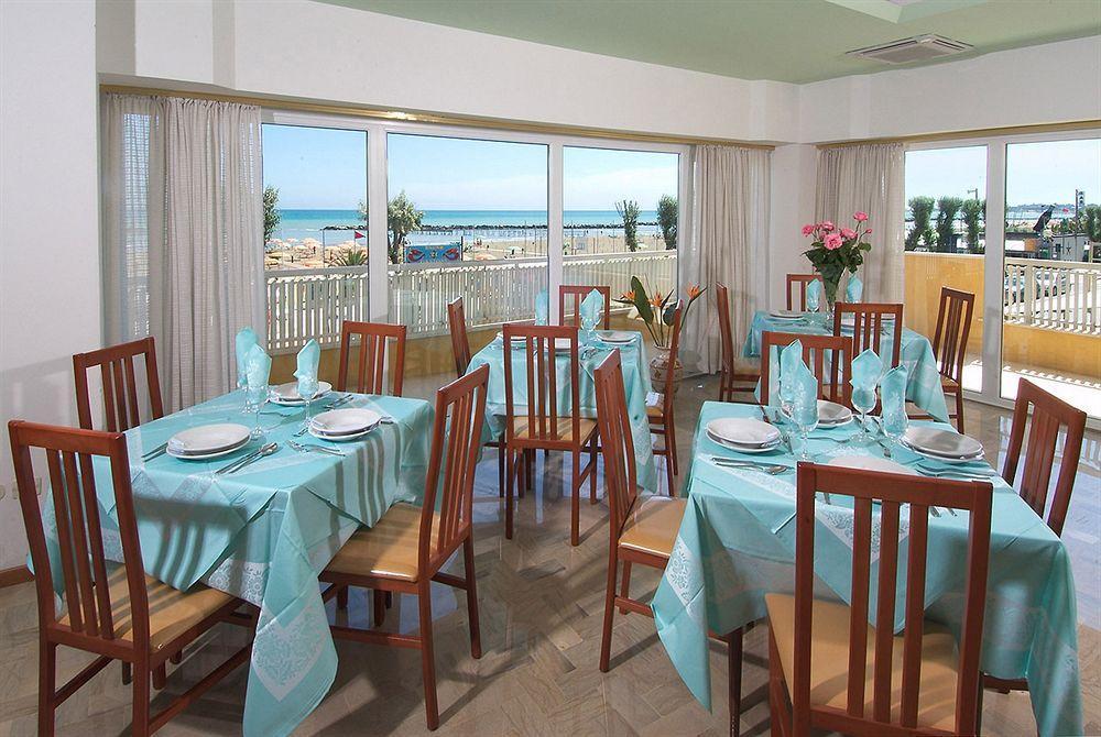 Hotel Carnaby Rimini Ngoại thất bức ảnh