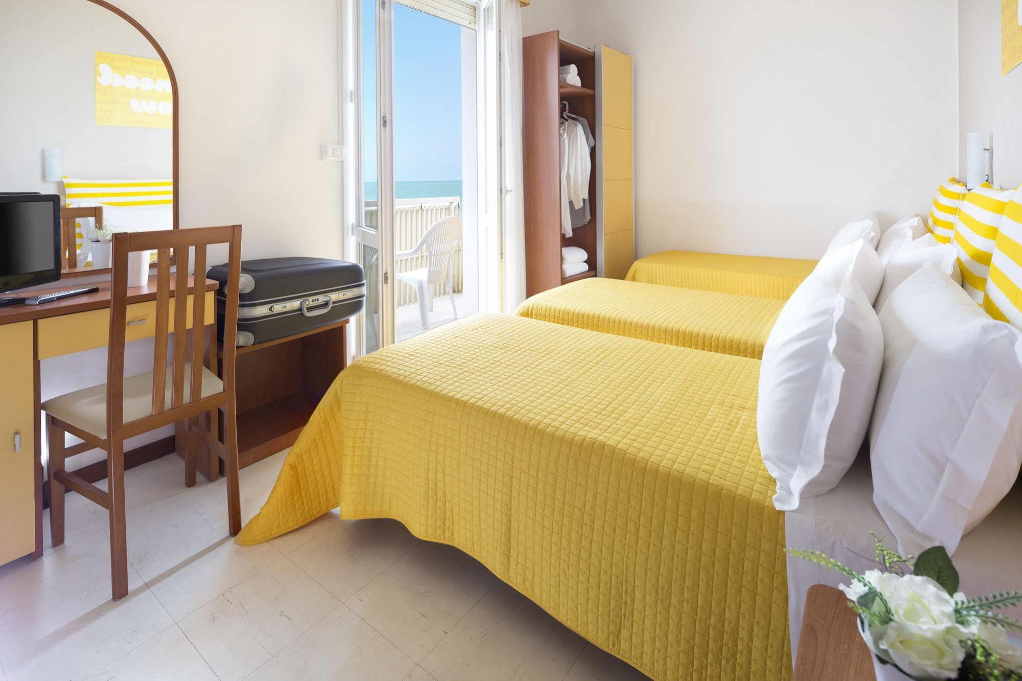 Hotel Carnaby Rimini Ngoại thất bức ảnh